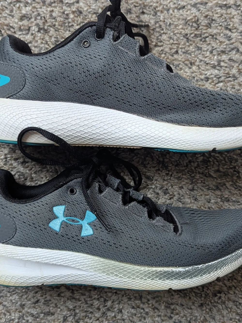 Men's Charged Pursuit Under Armour Gray Athletic Sneakers - Lightweight Comfort